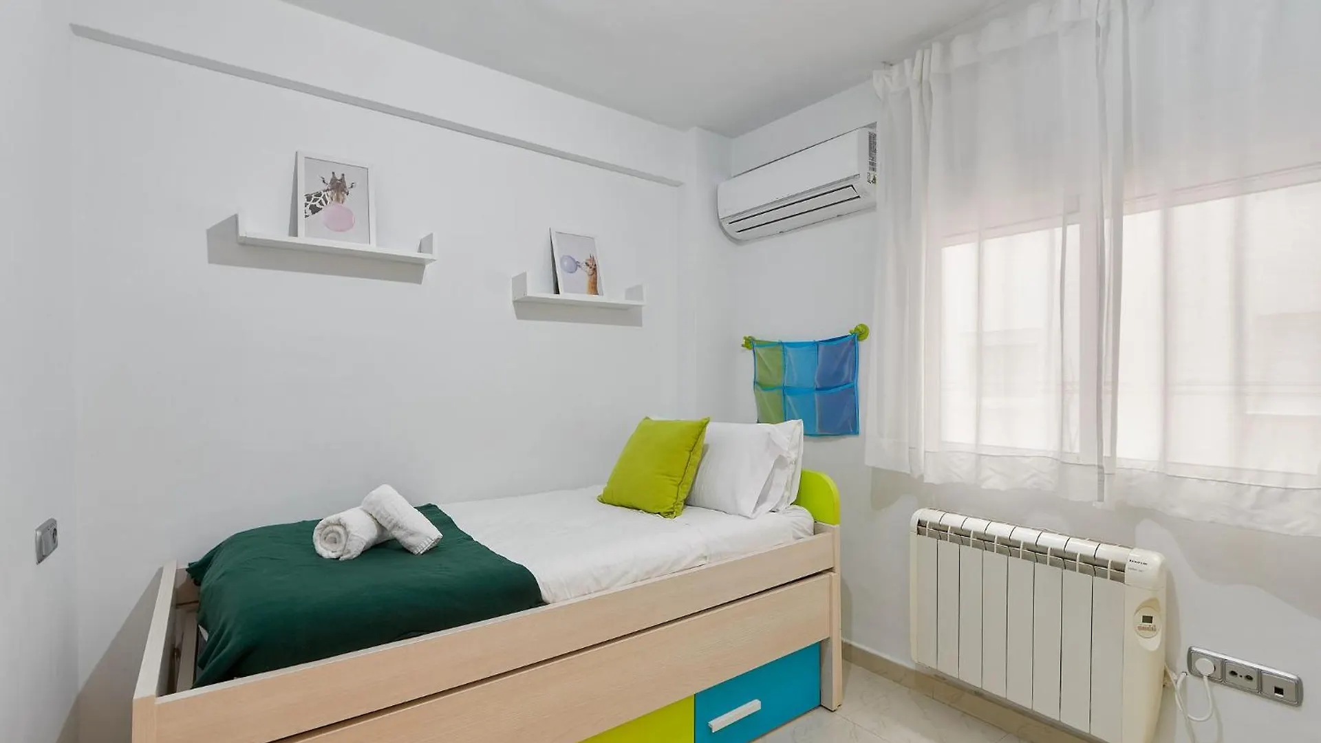 Alice'S Home Delight Malaga Apartment